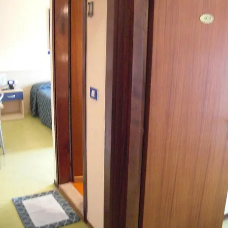 Oceanic Hotel